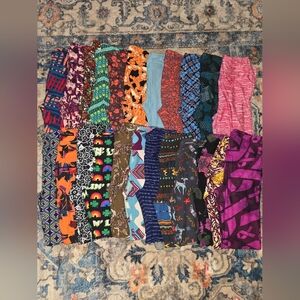 23 pairs of LulaRoe One Size Leggings LOT